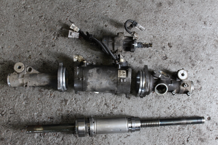 LS460L-40